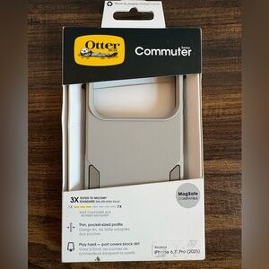 iPhone 17 Pro Otterbox Commuter Series MagSafe Case